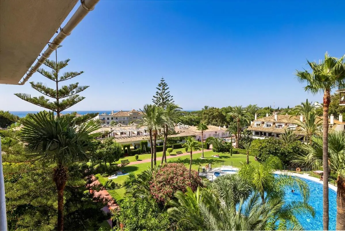 Apartment Fabulous One Bedroom Flat With Pool At The Golden Mile Marbella