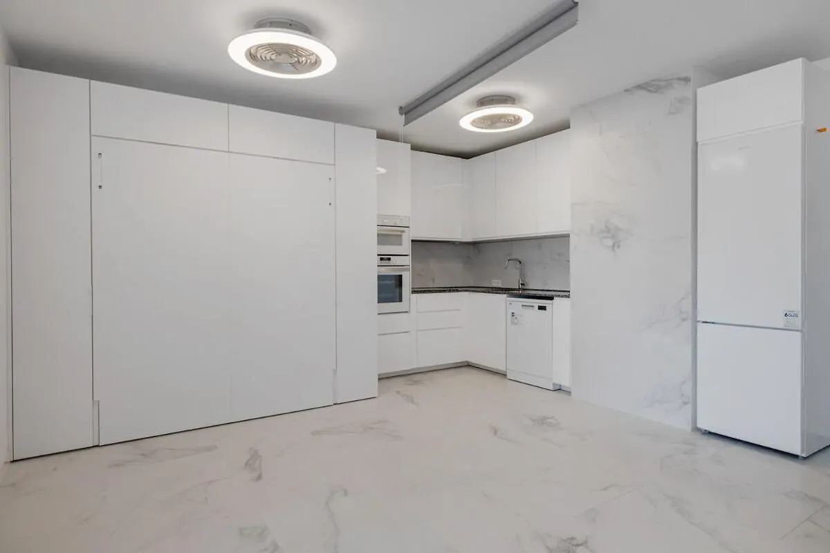 Fabulous One Bedroom Flat With Pool At The Golden Mile Marbella