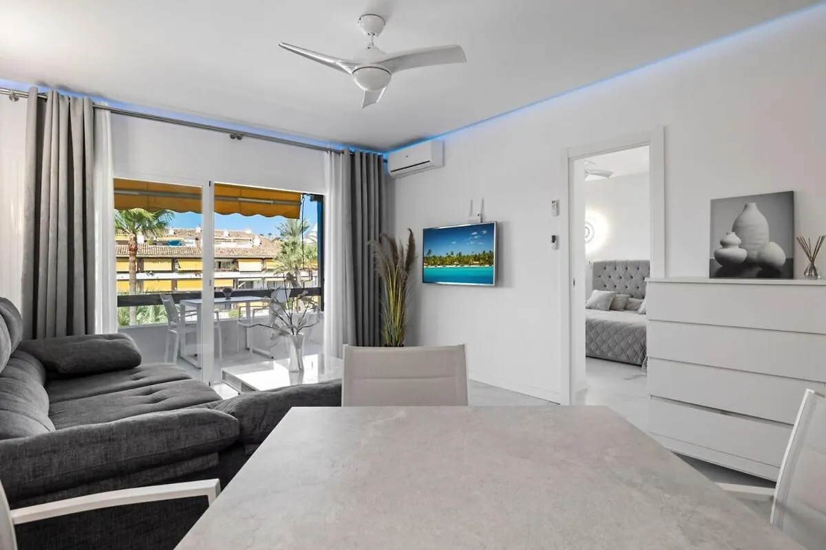 Fabulous One Bedroom Flat With Pool At The Golden Mile Marbella Daire
