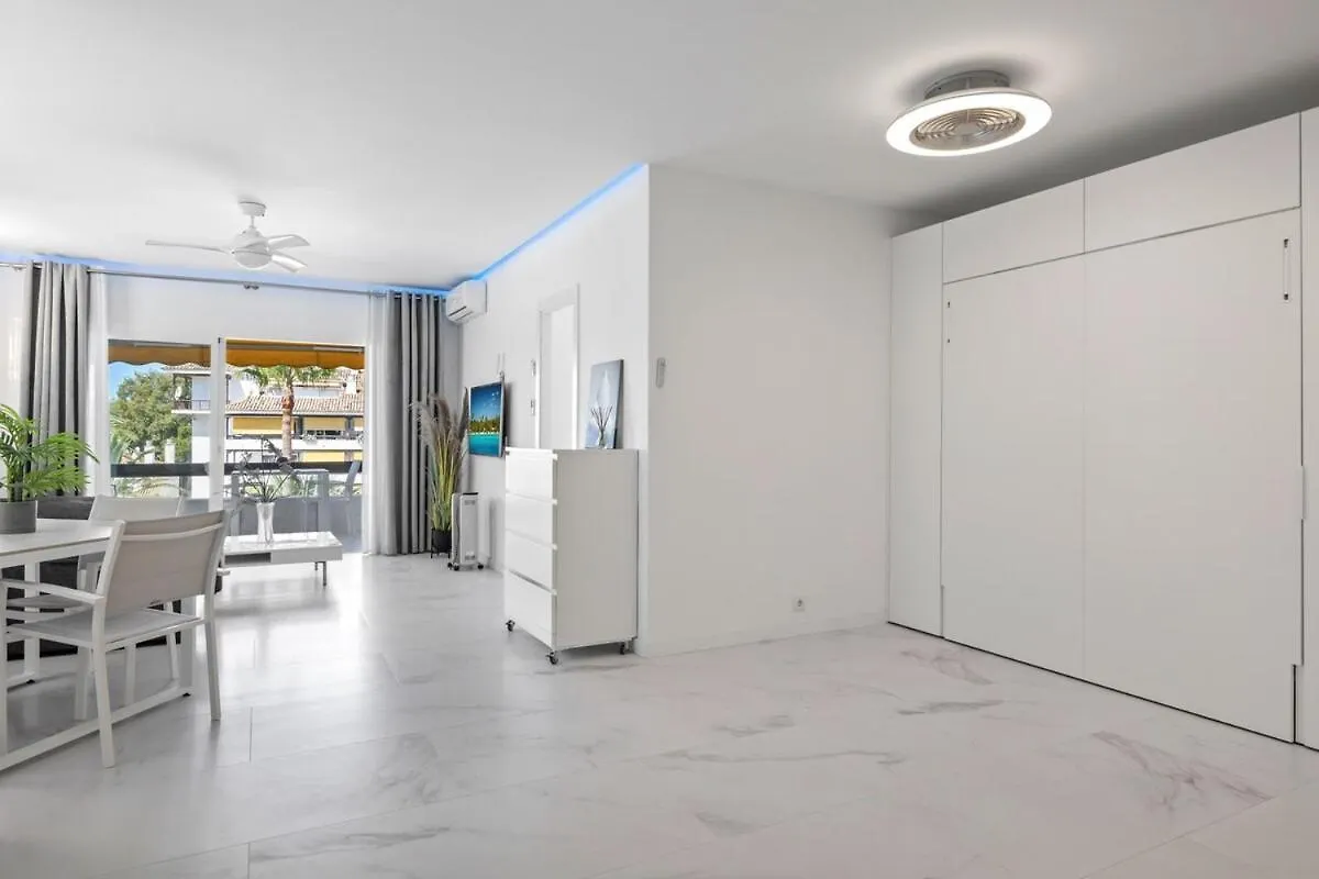 Fabulous One Bedroom Flat With Pool At The Golden Mile Marbella Daire